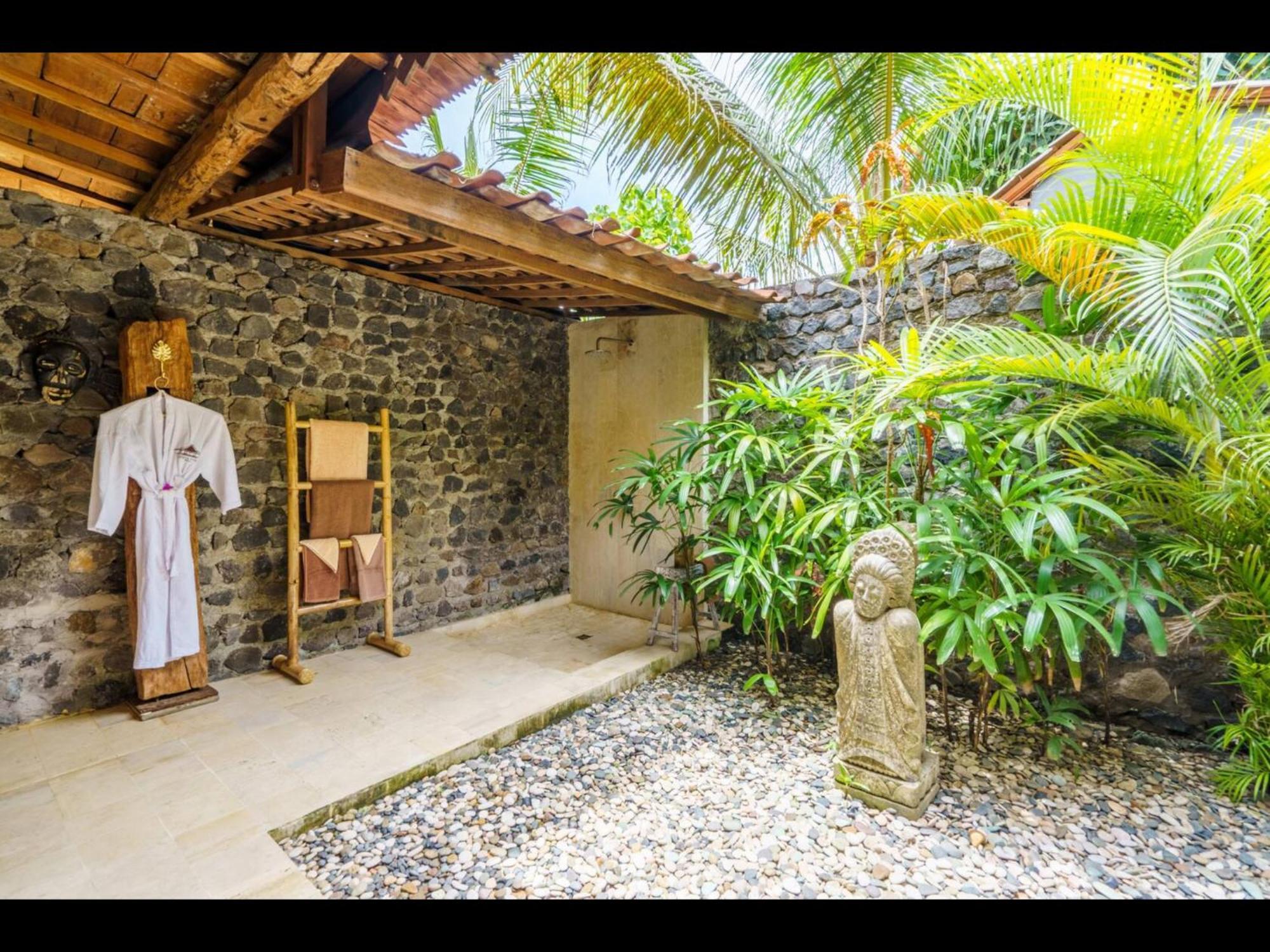Louka Beach Bali Tianyar Kültér fotó