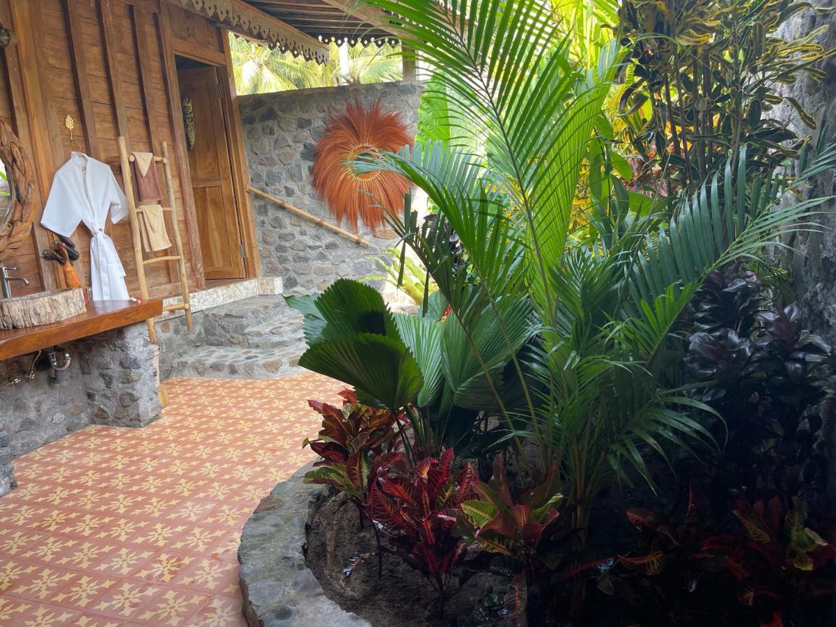 Louka Beach Bali Tianyar Kültér fotó