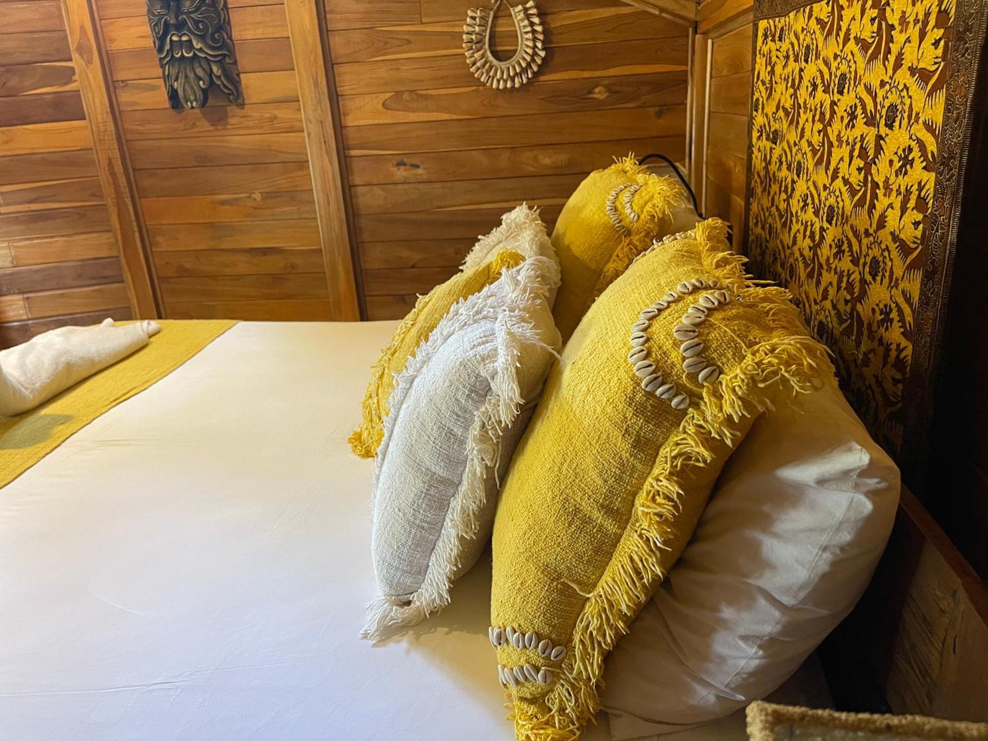 Louka Beach Bali Tianyar Kültér fotó